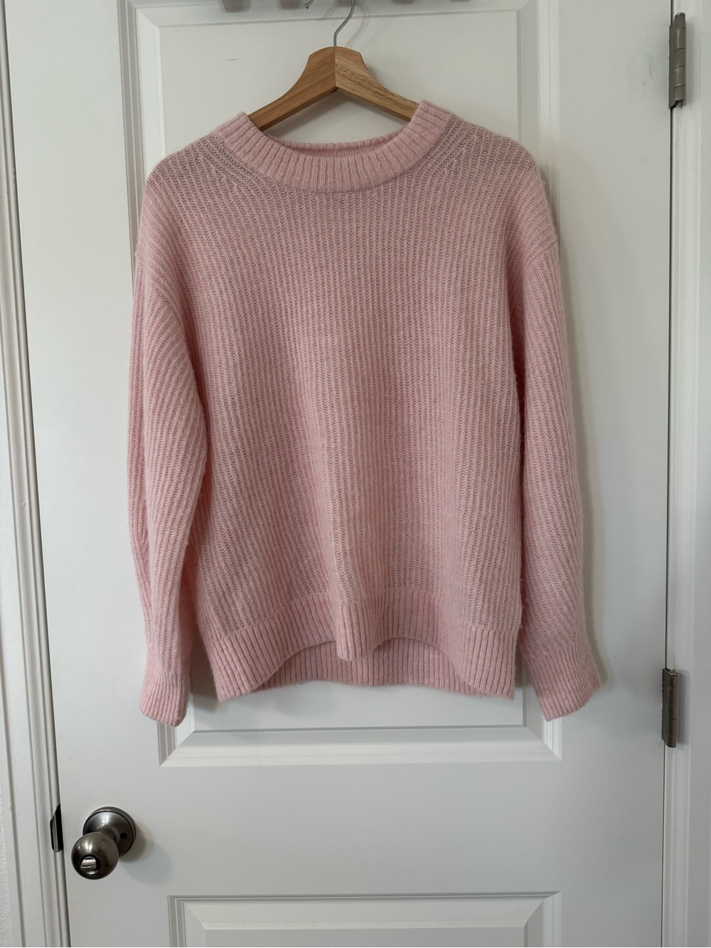 Everlane Cocoon Crew Sweater in Soft Rose